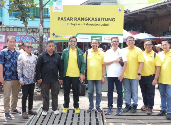 Dorong Pertumbuhan Ekonomi Lokal, Adira Finance Syariah, Danamon Syariah, dan Zurich Syariah Perdana Gelar Festival Pasar Rakyat (FPR) 2024 di Pasar Rangkasbitung