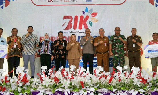 Bank Sumut Bersama OJK Dan Forkom IJK Sumut Gelar Kegiatan Edukasi Keuangan Untuk Komunitas Petani Pisang di Nias