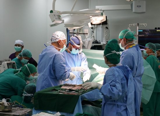 RS Adam Malik dan Tim Medis Arab Saudi Lanjutkan Program Bedah Jantung Tahap 4