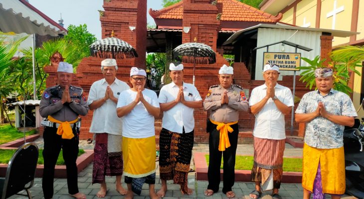 Polresta Sidoarjo Gelar Hari Raya Kuningan di Pura Kertha Bumi Bhayangkara