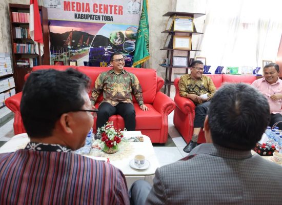 Pjs Bupati Toba Dukung Tim Pesparawi Toba untuk Berlaga di Ajang Nasional 2025