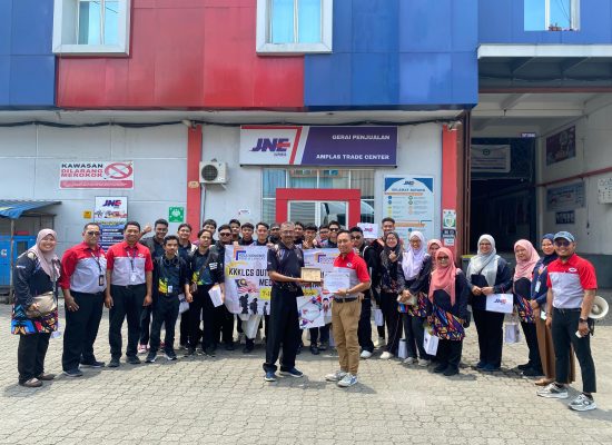 Peduli dengan Pendidikan, JNE Medan Kembali Menerima Kunjungan Industri Kampus dari Malaysia