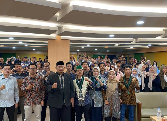 HMI FIS UINSU Gelar Seminar Pemanfaatan AI pada Kepenulisan dan Desain Grafis