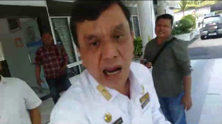 Serang Wartawan Saat Liputan, Kepala Inspektorat Deliserdang Edwin Nasution Arogan