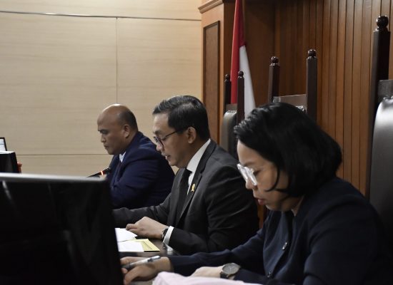 Putusan KPPU Terkait Penetapan Harga Pada Penyediaan Jasa Depo Peti Kemas Di Pelabuhan Panjang Lampung Berkekuatan Hukum Tetap