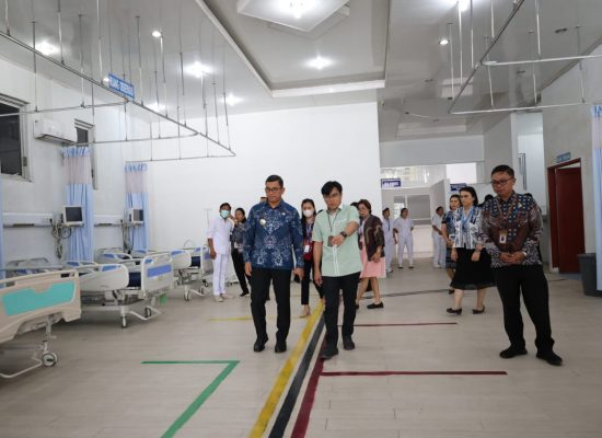 Tinjau Pelayanan Kesehatan di RSUD Porsea, Pjs Bupati Toba: Tingkatkan Terus Mutu Layanannya!