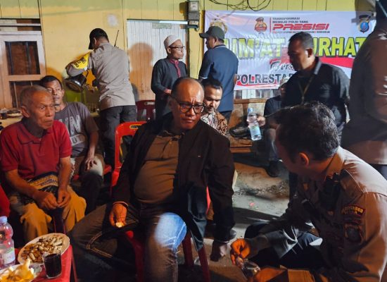 Kapolrestabes Medan dan Kapolsek Medan Baru Semangati Warga Sari Rejo Kompak Jaga Kamtibmas