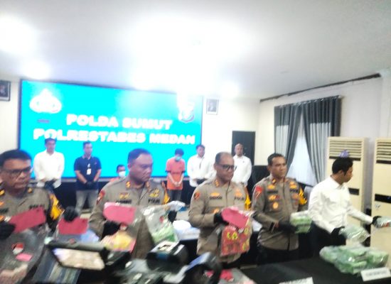 Polrestabes Medan Gagalkan Peredaran Narkoba Sabu 10 Kg dan Inex Happy Water 106 Bungkus, 1 Tersangka Ditembak