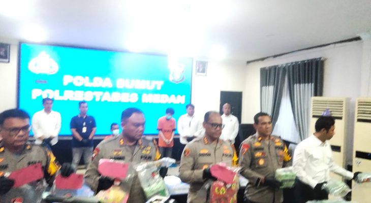 Polrestabes Medan Gagalkan Peredaran Narkoba Sabu 10 Kg dan Inex Happy Water 106 Bungkus, 1 Tersangka Ditembak