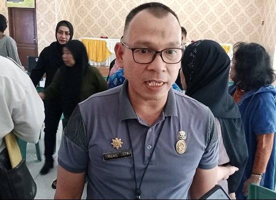 Tanggapi Protes Warga Soal Tembok Tinggi Yang Mengganggu, Sekcam Medan Timur Surati  Pengembangan