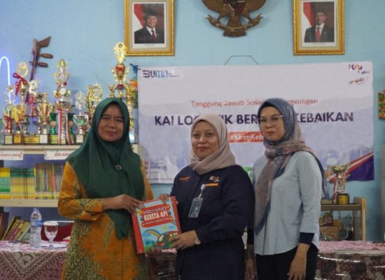 Tingkatkan Literasi, KAI Logistik Salurkan Lebih dari 1.000 Buku