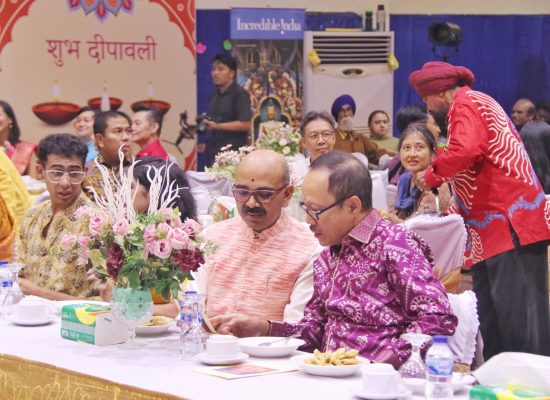 Sekdaprov Sumut Hadiri Perayaan Deepawali Konjen India di Medan