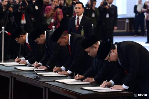 Lima Anggota BPK Periode 2024-2029 Siap Bertugas, Resmi Mengucapkan Sumpah Jabatan