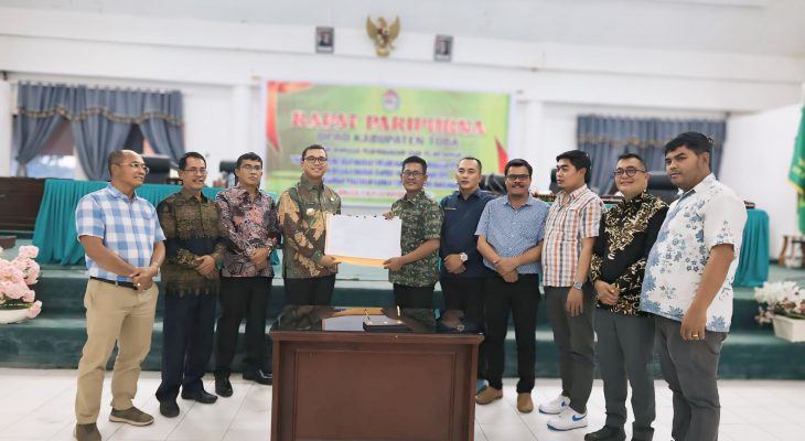 DPRD Toba dan Pjs Bupati Teken Persetujuan Bersama RAPBD 2025 dan Ranperda Gedung Bangunan