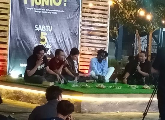 Undangan Terbuka Stikosa AWS di Acara MUNIO !