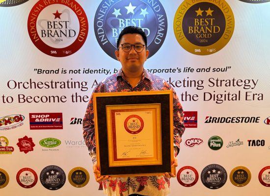 JNE Raih Indonesia Best Brand Award (IBBA) 2024 kategori Jasa Pengiriman
