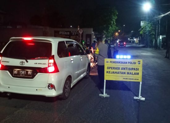 Polsek Gunung Anyar Gelar Operasi Gabungan 2 Pilar Cegah Tawuran dan Kejahatan Malam