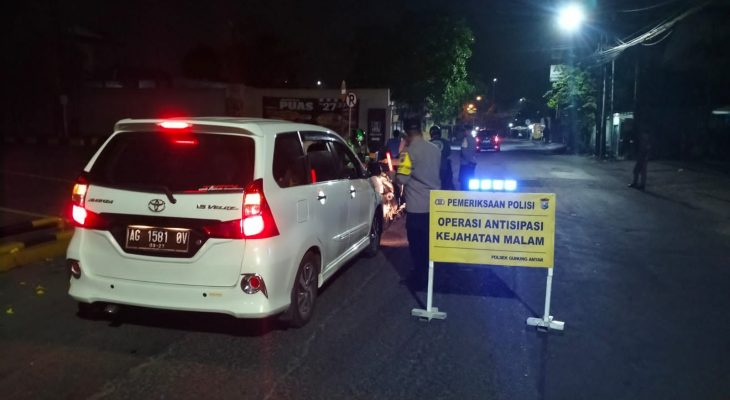 Polsek Gunung Anyar Gelar Operasi Gabungan 2 Pilar Cegah Tawuran dan Kejahatan Malam