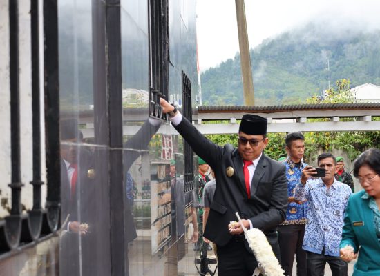 Pj Bupati Toba dan Forkopimda Gelar Ziarah di Makam Sisingamangaraja XII pada Hari Pahlawan