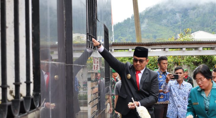 Pj Bupati Toba dan Forkopimda Gelar Ziarah di Makam Sisingamangaraja XII pada Hari Pahlawan