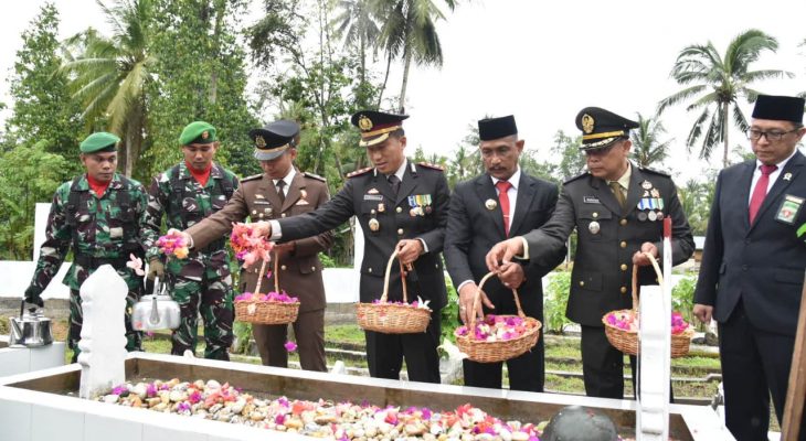 Kapolres Bireuen Pimpin Upacara Ziarah TMP, Peringatan Hari Pahlawan 2024