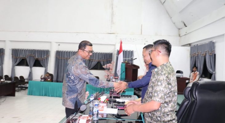 Pjs Bupati Toba Sampaikan Nota Jawaban APBD 2025, Fokus Peningkatan PAD dan Pengembangan UMKM