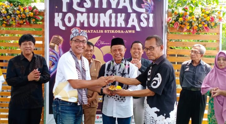 Dies Natalis ke-60 Stikosa AWS Lebih Semarak
