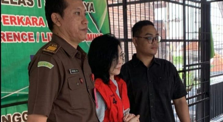 Kejati Jatim Pindahkan Tersangka Suap Meirizka Widjaja Ibunda dari Ronald Tannur ke Kejagung