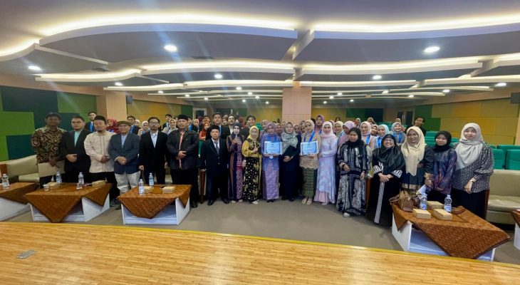 60 Wisudawan Fakultas Ilmu Sosial Sambung Rasa 2024