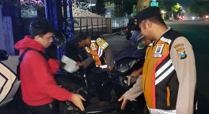 Polsek Rungkut Gelar Razia Stasioner Dalam Rangka Operasi Mantap Praja
