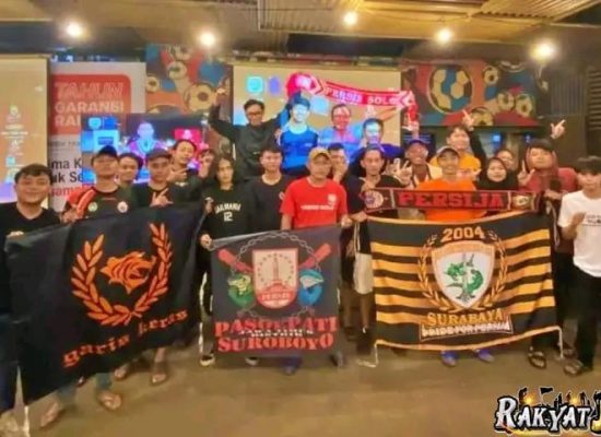 Kloter Pertama The Jak Tiba di Surabaya, Bonek Sambut Hangat Jelang Laga Persebaya vs Persija: Seduluran Sampai Mati