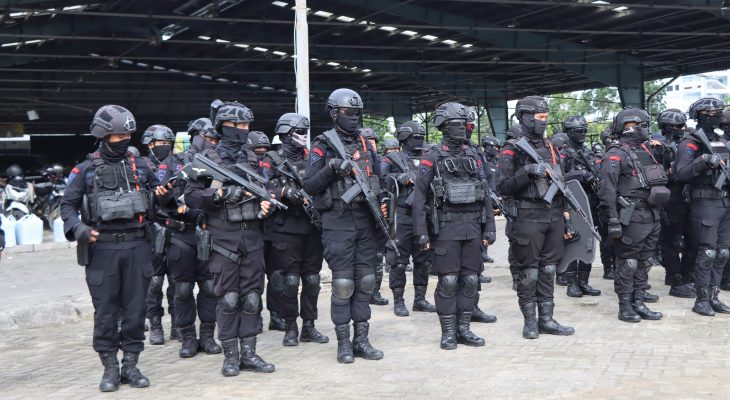 Kapolrestabes Medan Pimpin Apel Serpas PAM TPS OMP Toba 2024 di Kompleks MMTC