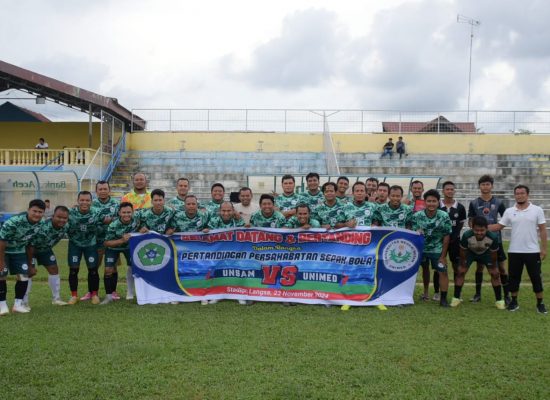 UNIMED dan UNSAM Perkuat Silaturahmi Lewat Laga Persahabatan Sepak Bola