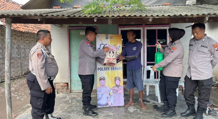 Wujudkan Kamtibmas Kondusif Pasca Pilkada, Polsek Sedati Lakukan Giat Jumat Berkah