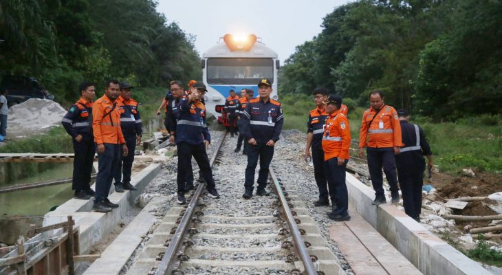 Antisipasi Musim Penghujan, Manajemen KAI Divre I Sumut Cek Lintas Medan-Rantauprapat