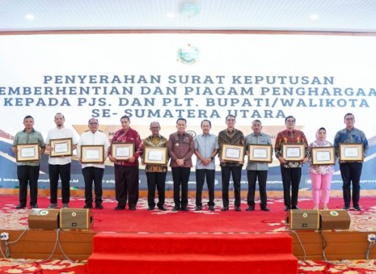 Penugasan Berakhir, Agus Fatoni Beri Penghargaan kepada Plt, Pj dan Pjs Bupati/Walikota Se-Sumut