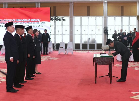 Pj Gubsu Lakukan Rotasi di Pemprov, Minta Pejabat Cepat Adaptasi-Inovatif, Akademisi: Langkah Tepat Guna Tingkatkan Kinerja