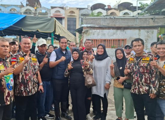 GM FKPPI Medan Bersama Rico-Zaki  Salurkan Bantuan Kepada Warga Korban Banjir di Medan