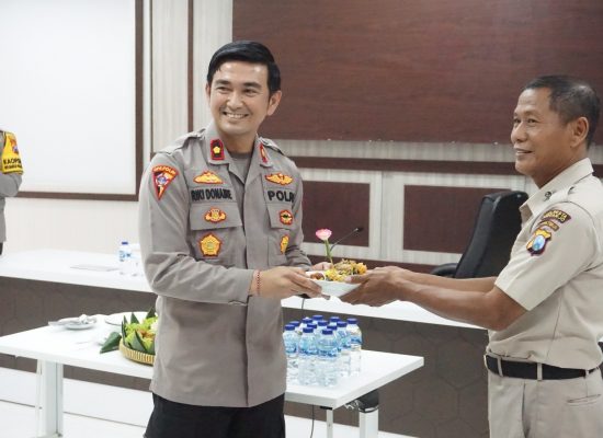Kapolresta Sidoarjo Beri Motivasi Anggota Korpri