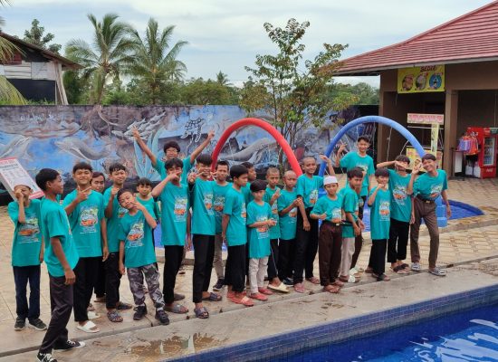 Gathering Sahabat Kebaikan Yatim BSI di Wisata Air Tirta Persada DM Pandeglang, Banten