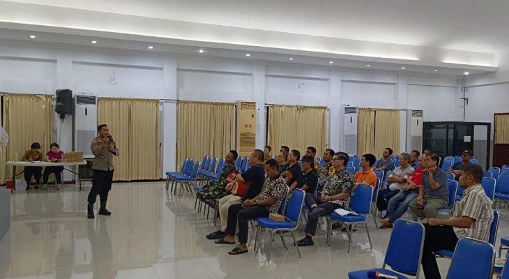 Kapolsek Gunung Anyar Hadiri Rapat Koordinasi Lintas Sektoral Dalam Pengamanan Perayaan Natal 2024