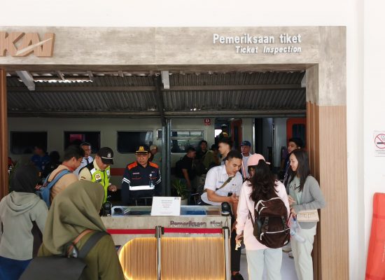 Hari Pertama Nataru, KAI Sumut Angkut 6 Ribu Penumpang