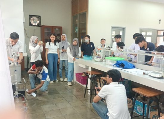 Tim UPER Daur Ulang Sampah Jadi Bahan Bakar Dengan Teknologi Ramah Lingkungan