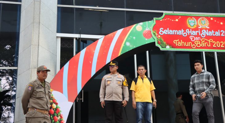 Kapolrestabes Medan Turun Langsung Pantau Demo Tolak Kenaikan PPN 12 Persen  di Gedung DPRD Sumut