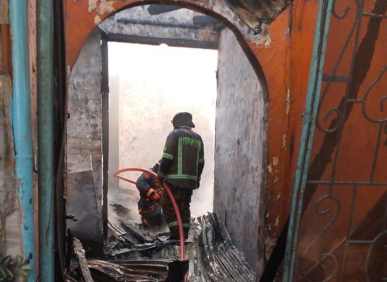 Belasan Nnit Rumah Terbakar di Jalan Kemiri I, Kelurahan Sudirejo II Medan