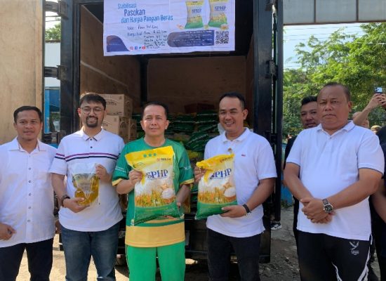 Sidak Pasar, Pj Gubernur Sumut  Bersama Pinwil Bulog Yang Baru Budi Cahyanto Cek Harga Dan Stok Bahan Pokok