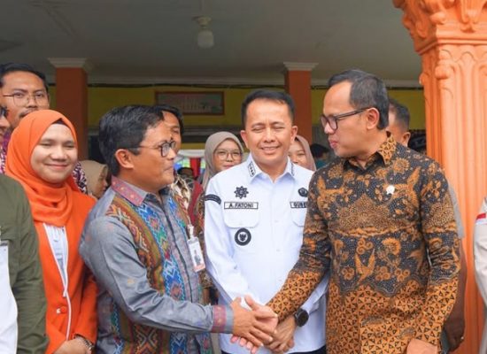 Wamendagri Apresiasi Bank Sumut Kucurkan CSR Dukung Gerakan Makan Sehat Bergizi Serentak