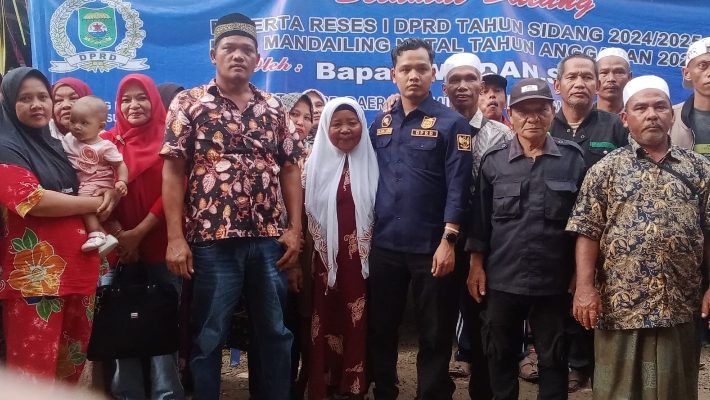 Anggota DPRD Madina, Wildan S.H, turun menjemput dan menyerap aspirasi warga Desa Gunung Godang
