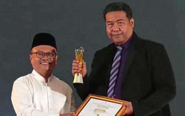 Wahdi Azmi Raih PDHI Award Atas Dedikasi Dalam Konservasi Satwa Liar