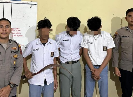 Resfon Cepat Patroli Polisi di Medan, tangkap Pelajar Tawuran dan sita sajam